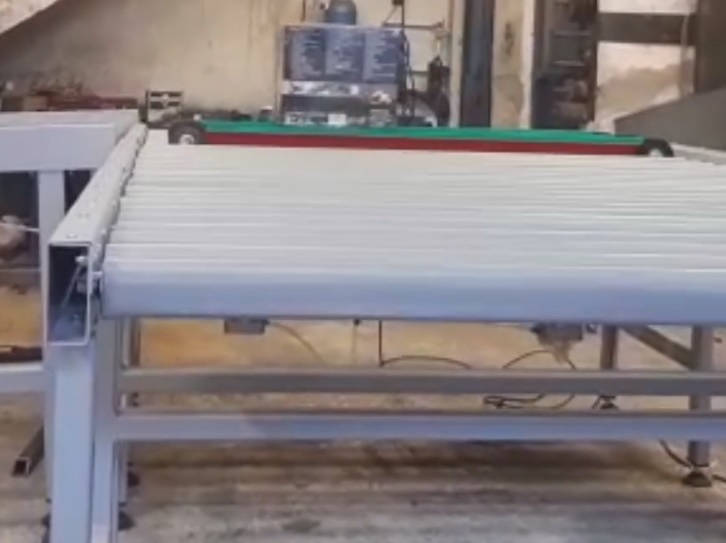 Plastik-Kılıflı-Zincir-Dişli-Rulolu-Konveyör-PVC-Cloated-Chain-Driven-Conveyor